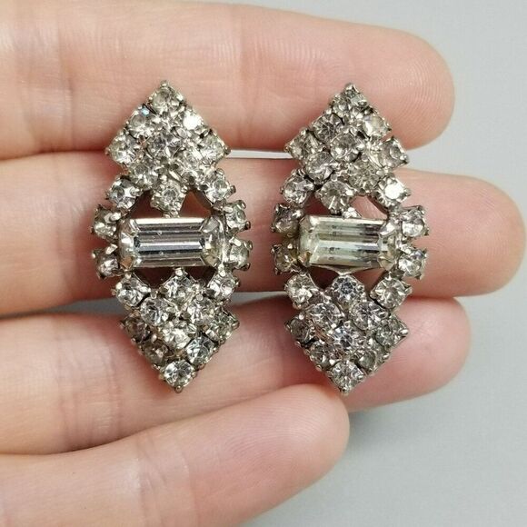 Vintage Rhinestone Cluster Clip On Earring, Silver Tone, Prong Set, Glass - Picture 1 of 7